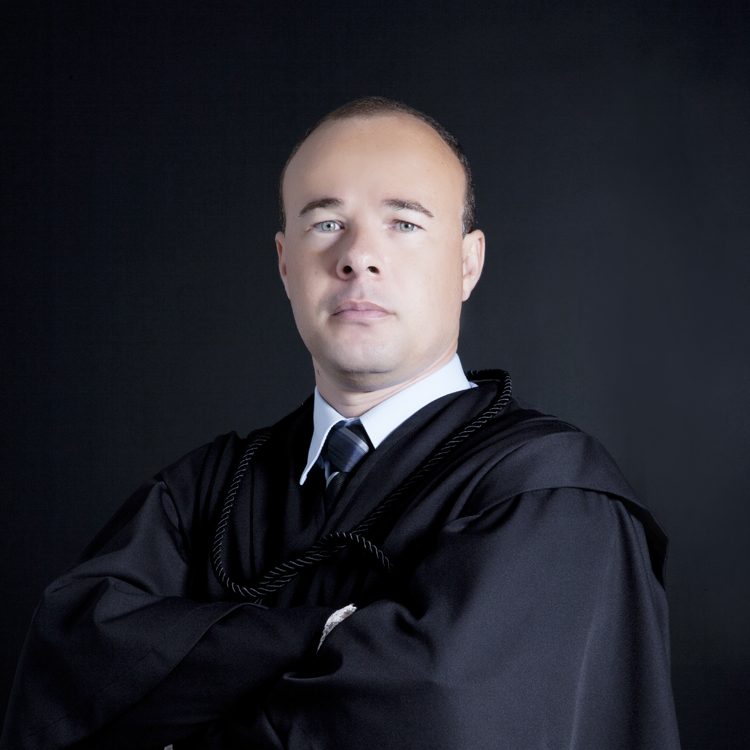 Dr. Ricardo Campos